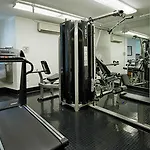 Ramada Plaza By Wyndham West Hollywood Hotel & Suites 