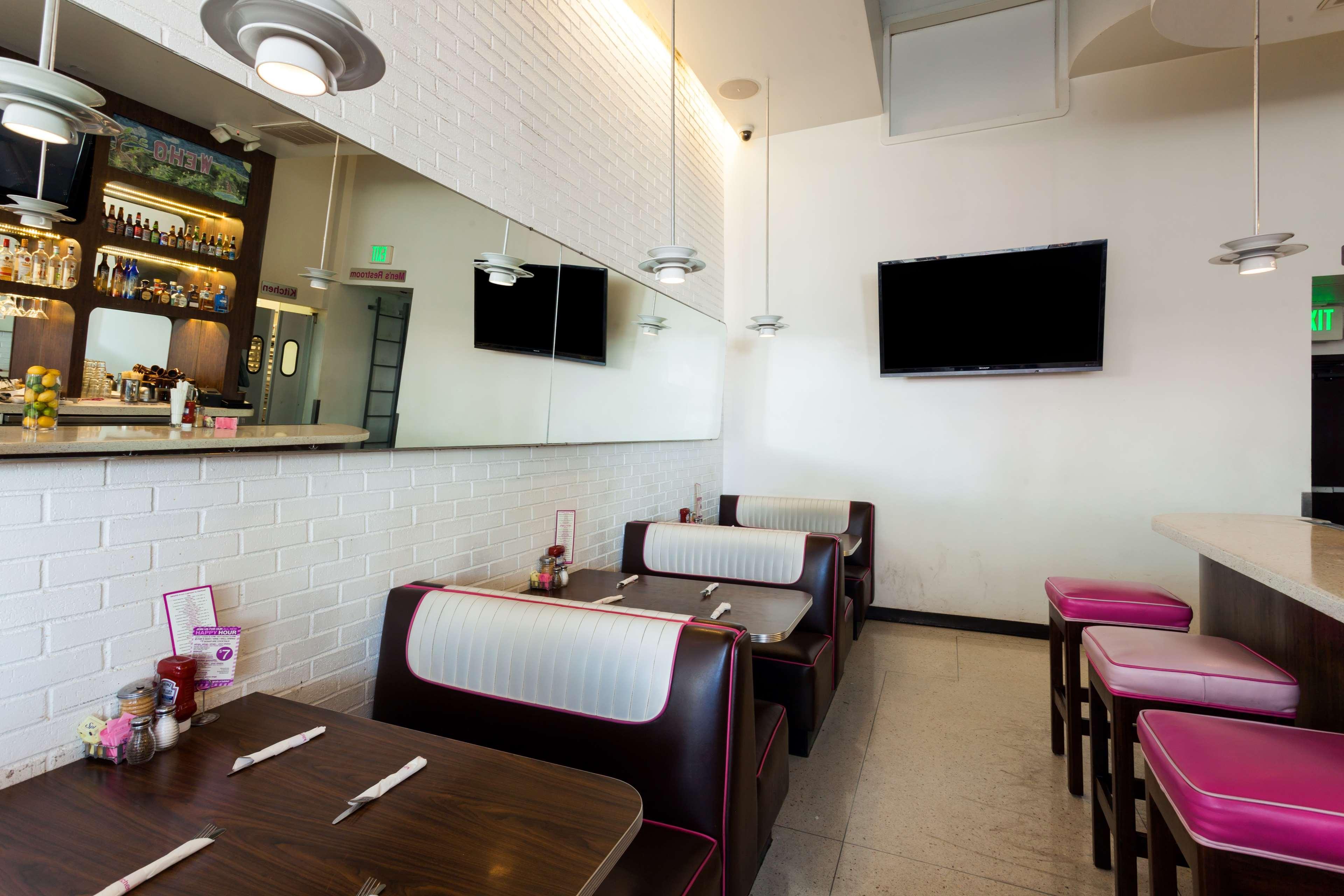 Ramada Plaza By Wyndham West Hollywood & 3* Los Angeles