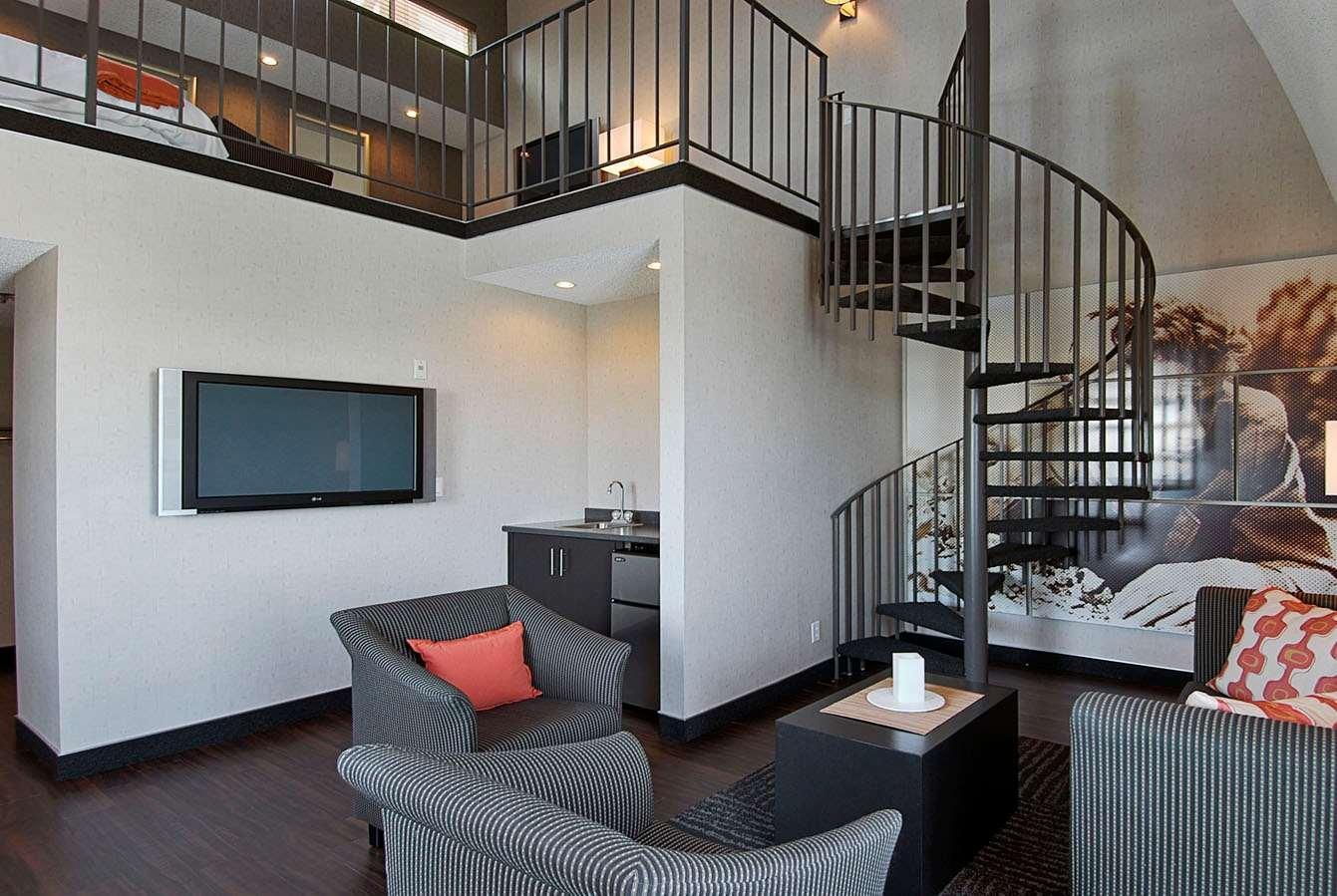 Hotel Ramada Plaza By Wyndham West Hollywood & 3*