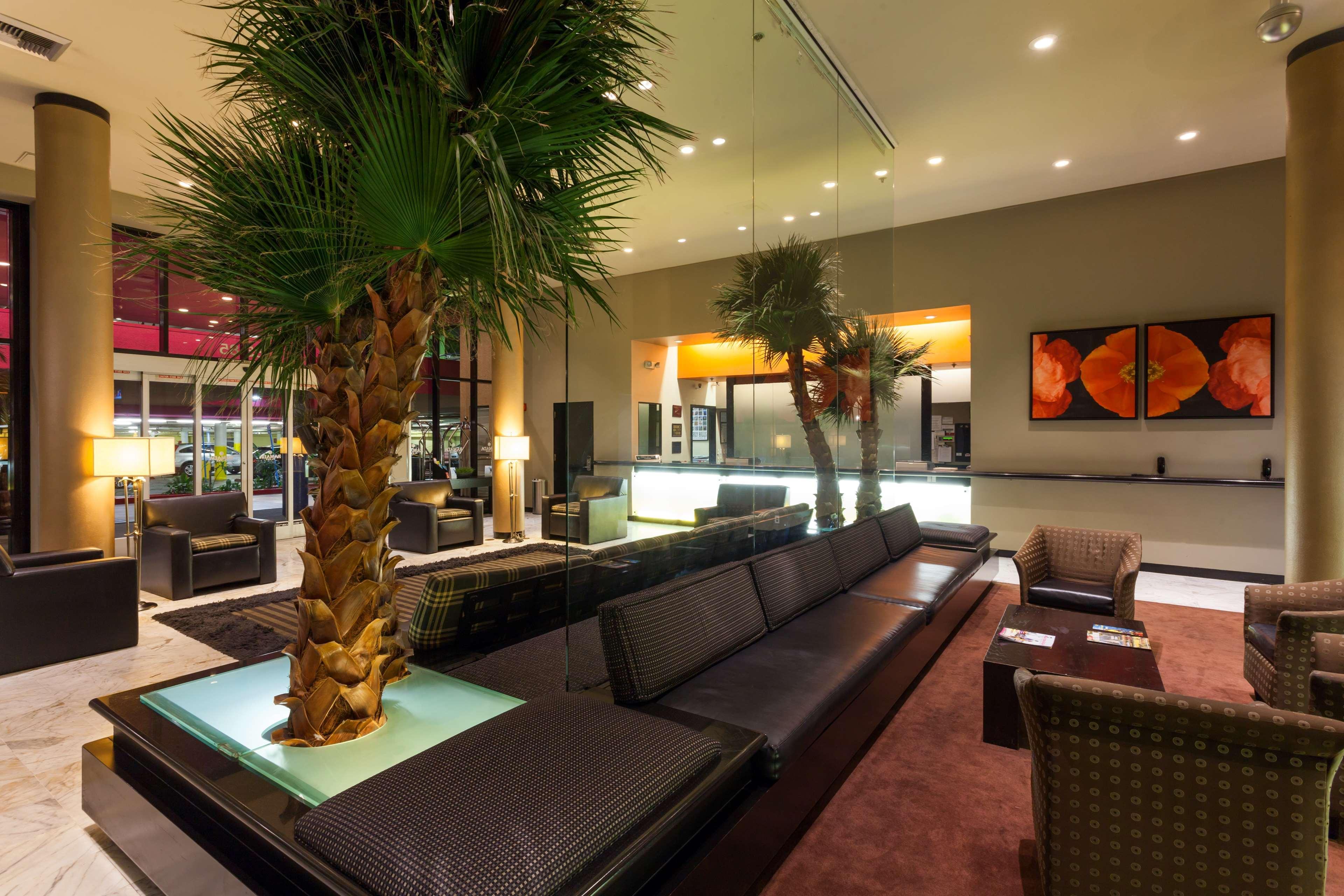 Hotel Ramada Plaza By Wyndham West Hollywood &