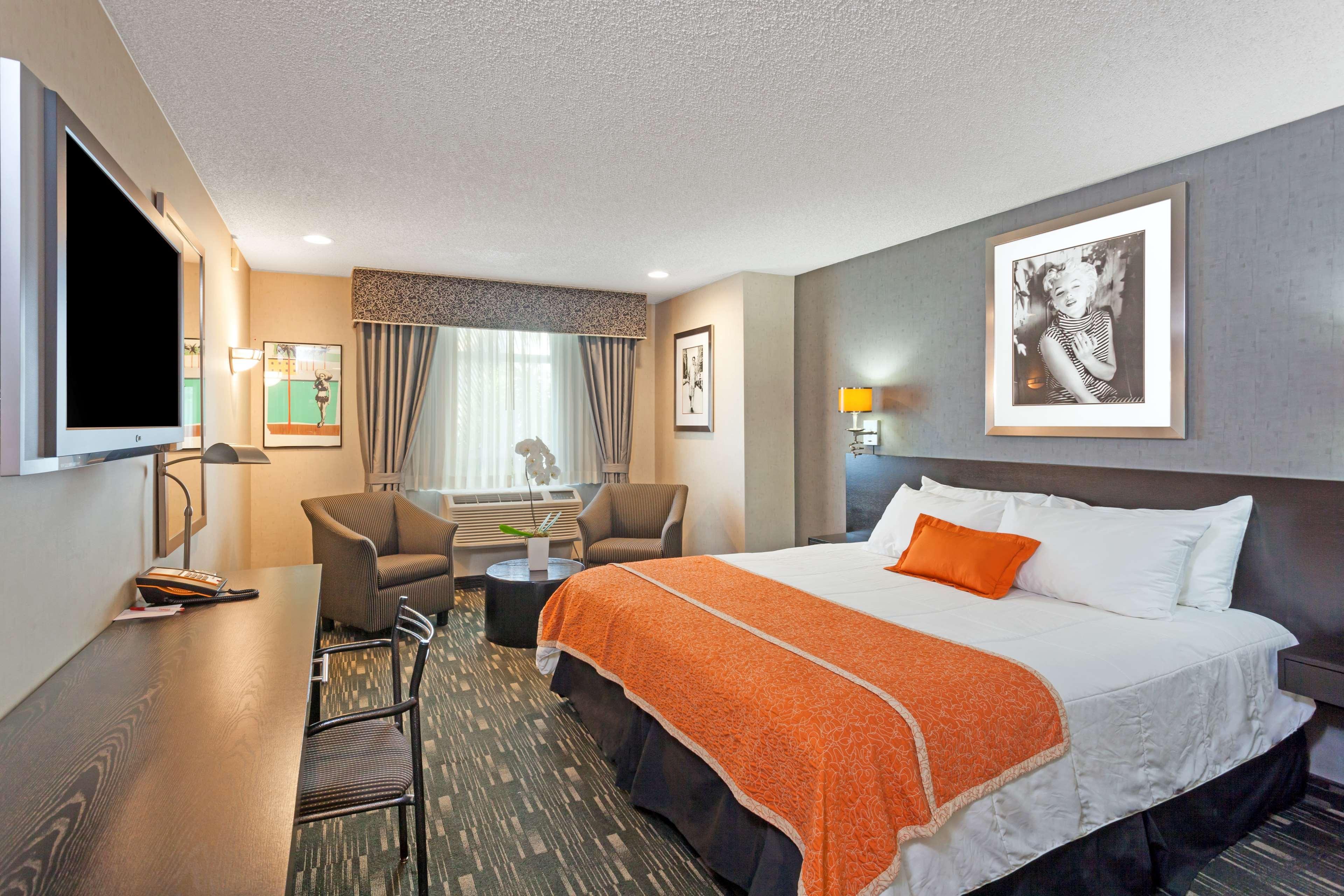 Ramada Plaza By Wyndham West Hollywood & Hotel 3*