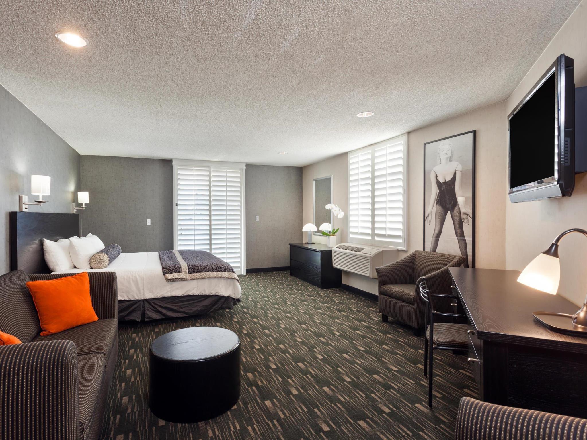 Ramada Plaza By Wyndham West Hollywood &