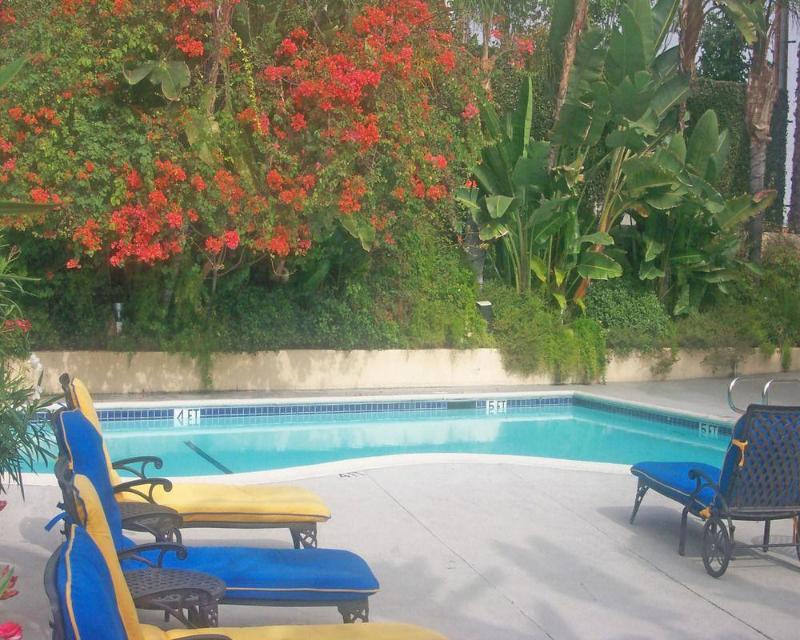 Ramada Plaza By Wyndham West Hollywood & Hotel 3*