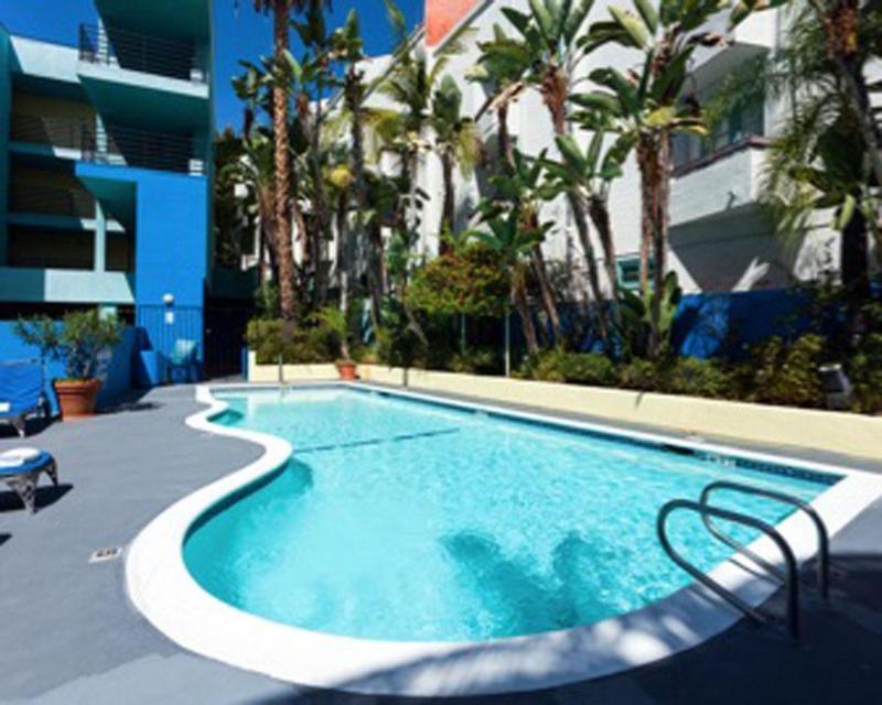 Ramada Plaza By Wyndham West Hollywood & Hotel Los Angeles