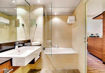 Ramada Plaza By Wyndham West Hollywood & Hotel 3*