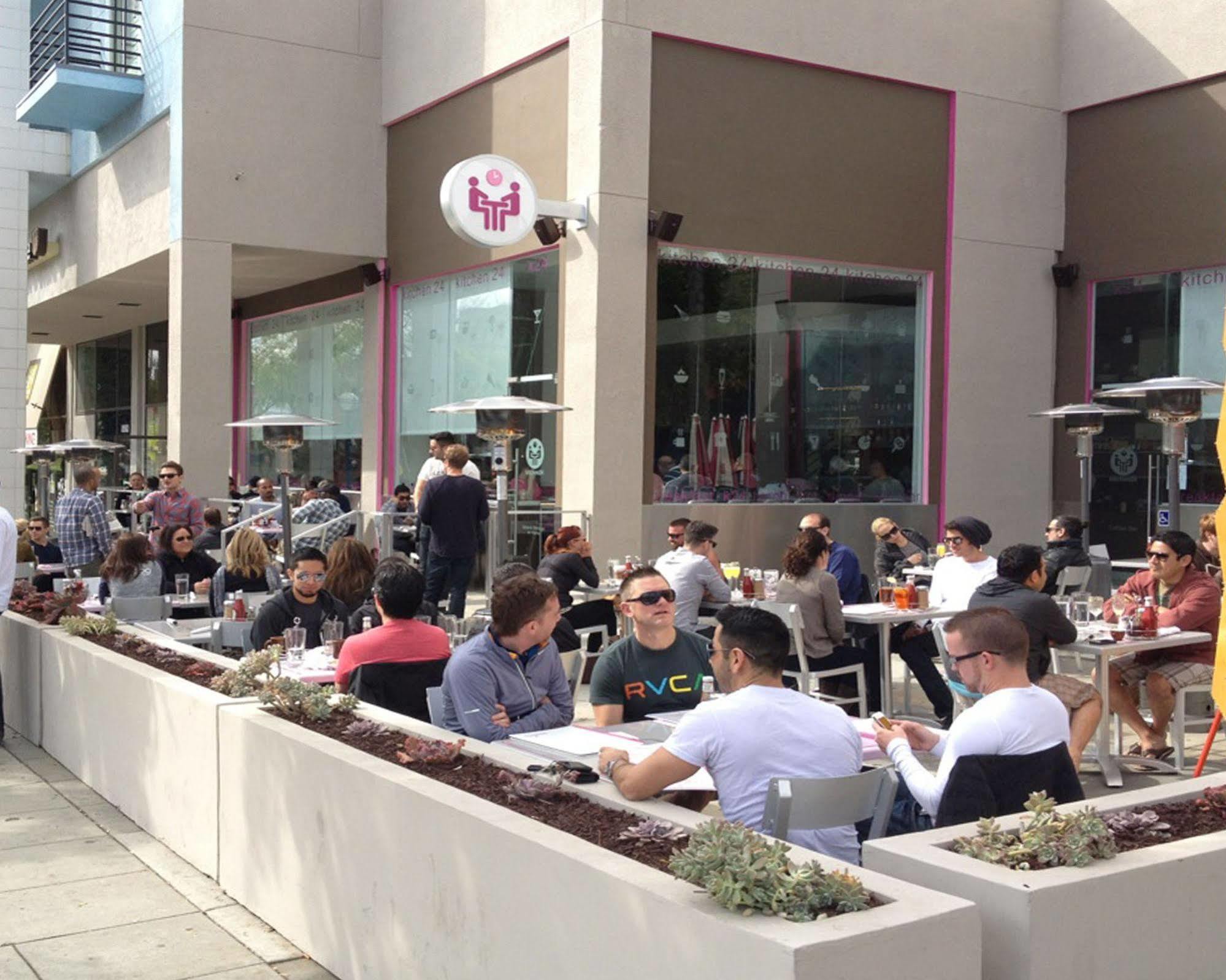 Ramada Plaza By Wyndham West Hollywood &