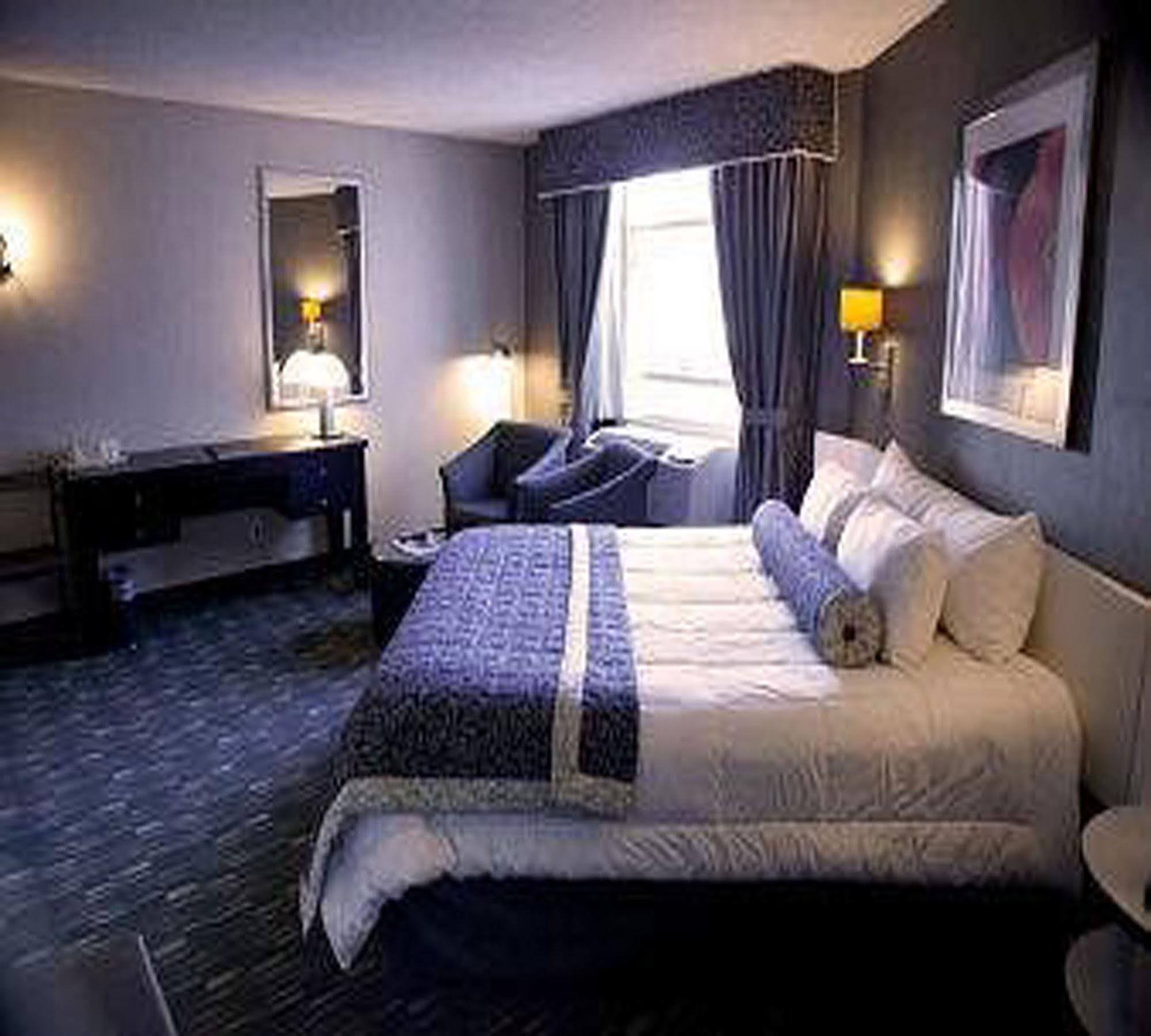 Hotel Ramada Plaza By Wyndham West Hollywood & Los Angeles